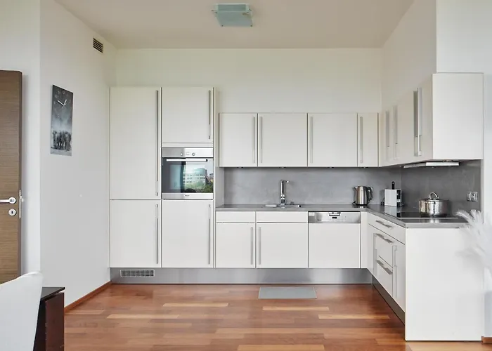 Spacious In Nusle By Days Apartment Prague