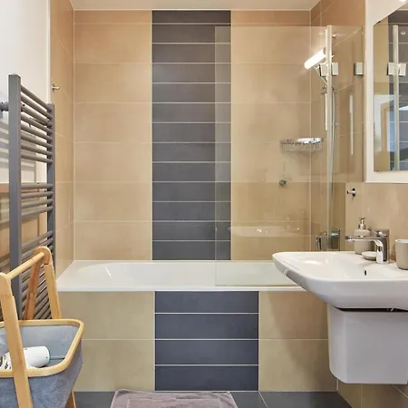 Apartament Spacious In Nusle By Days *
